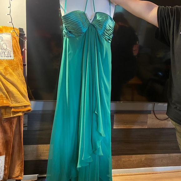 Evening gown / prom dress - Picture 3 of 3